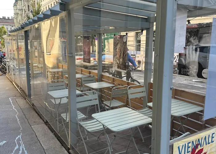 In Six Couette-café