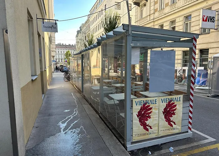 Couette-café In Six 3*